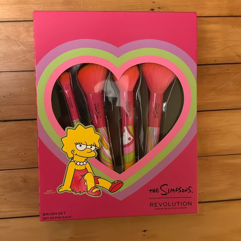 NIB Simpsons x Revolution Makeup Brush Set